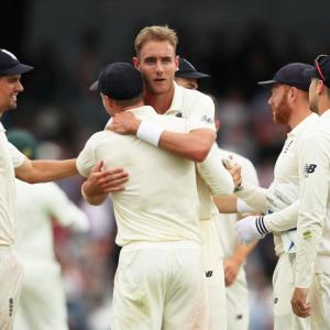 2nd Test PIX: England complete rout of Pakistan inside three days