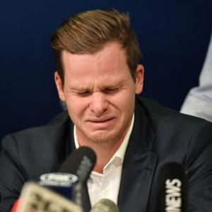 Smith 'cried for four days' after ball-tampering scandal
