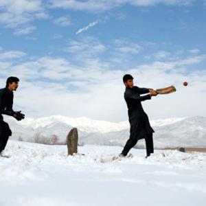 Afghan cricket: Swapping Kalashnikovs for cricket bats