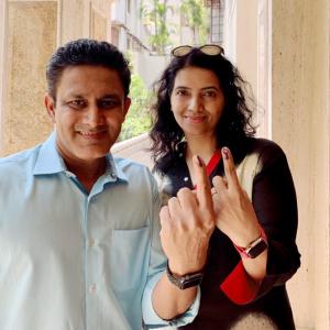 Poll dance: Kumble casts his vote