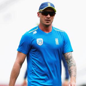 Steyn ruled out of World Cup with shoulder injury