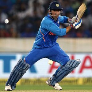 Why Dhoni should bat in the lower order in World Cup...