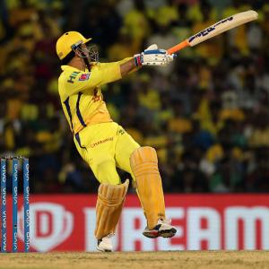 Turning point: Dhoni to the fore!