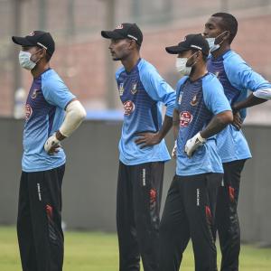 Itchy eyes but Bangladesh team OK with Delhi air