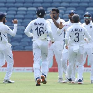 PHOTOS: India take huge lead despite fight from SA tail