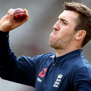 England bring in Overton for fourth Ashes Test