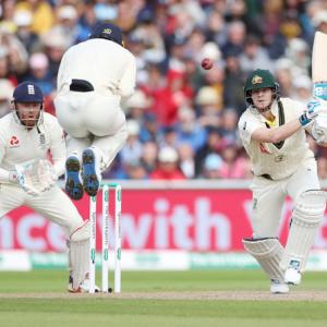 Smith holds fort with 8th straight Ashes half ton