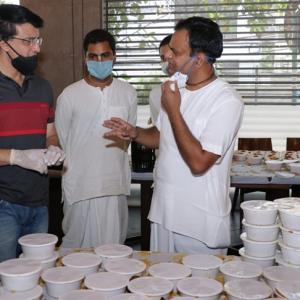 Ganguly helps ISKCON feed 10,000 more people daily