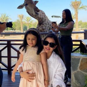 SEE: Ziva Dhoni meets a giraffe!