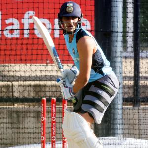 'Easy on the eye' Gill set to make Test debut
