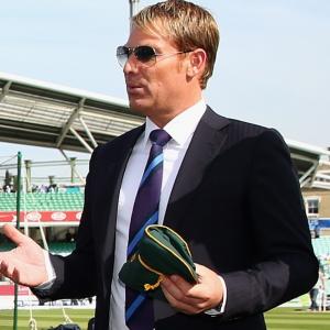 Warne auctioning 'baggy green' to raise funds