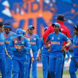 'Give your best,' Tendulkar tells Indian women's team