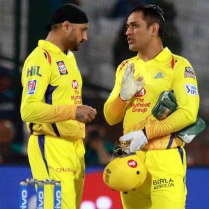 Young Dhoni was a shy, very quiet guy: Harbhajan