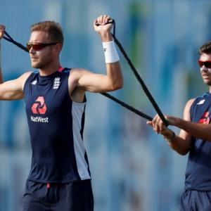 Pietersen concerned about England pace attack
