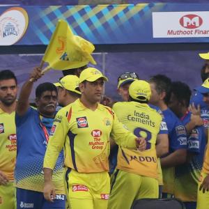 Dhoni calls for CSK overhaul after 'difficult campaign'