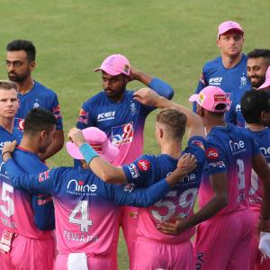 Rajasthan Royals trolled as they finish last