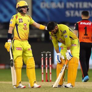 Irfan's tweet after Dhoni's poor show causes stir