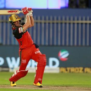 Kohli applauds 'superhuman' AB de Villiers