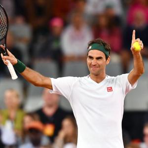 Pain-free Federer eyes returns at Australian Open