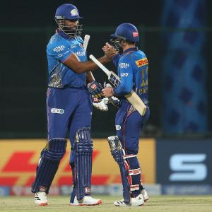 IPL: Dominant Mumbai Indians thrash Rajasthan Royals