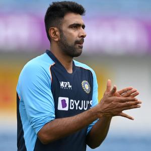 Should India bring in Ashwin and Vihari for 4th Test?