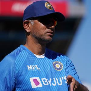 Dravid urges India to seize their moment in history