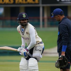 Dravid breaks silence on Kohli's captaincy row