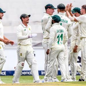 South Africa rout Sri Lanka to complete series sweep