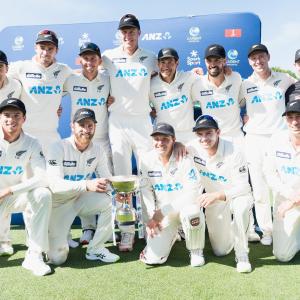 NZ rout Pakistan to sweep series and seal top ranking