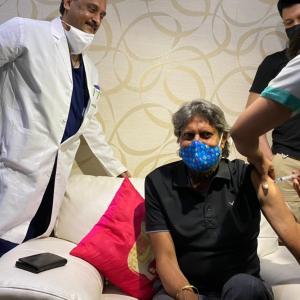 Kapil Dev, Pele get vaccinated