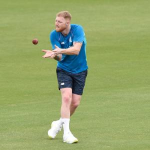 Ashes: Stokes trains along with rest of the England