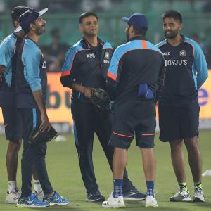 'Too early to comment on Dravid's coaching style'