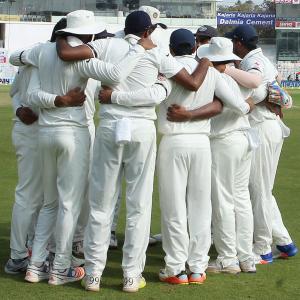 BCCI in soup over 'halal meat' mandate for Team India