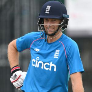 England set for Ashes after Root agrees to tour Aus