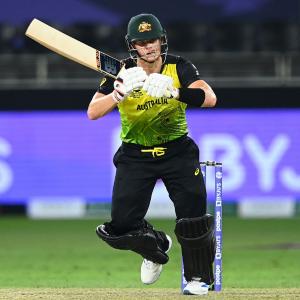 Smith shouldn't be in Australia's T20 team, says Warne