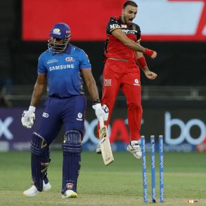 Zaheer on why Mumbai Indians are struggling in UAE...