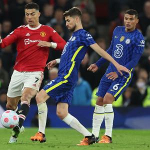 Ronaldo on target as United draw with Chelsea