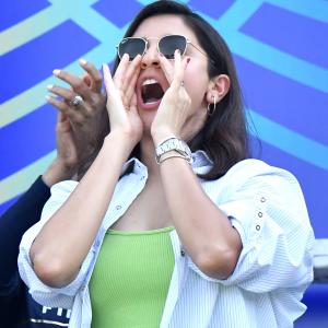 Anushka Cheers Her Lungs Out For Kohli