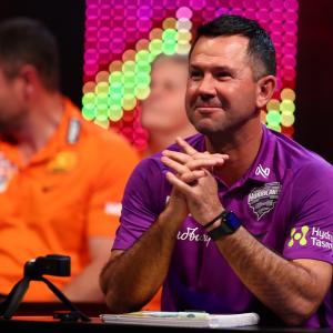 Ponting back to work after a 'little scary moment'