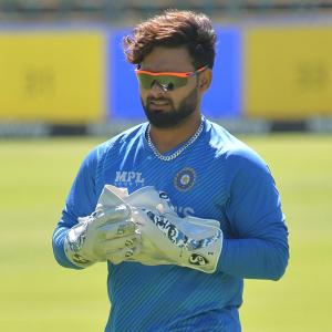 'Let's all pray for Rishabh Pant's strong recovery'