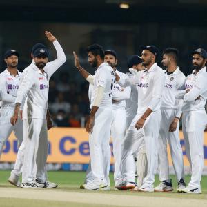 Pant pyrotechnics set India up on another sweep