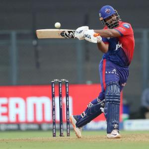 Pant should bat in the 'Russell mode' in T20s: Shastri