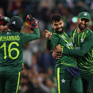 T20 WC: Shadab's all-round show helps Pak stay alive