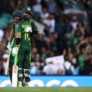T20 WC PIX: Pakistan thump NZ to march into final