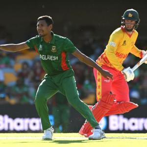 T20 World Cup: Last ball hope turns to dust for Zimbabwe