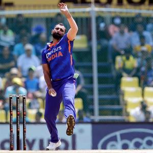 No ego, I can bowl with new ball or old: Shami