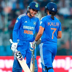 Consolation win for Harmanpreet and Co, Eng bag series
