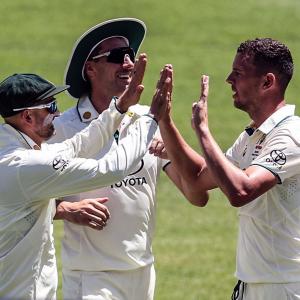 Lyon roars to 500 in Australia's dominant win vs Pak