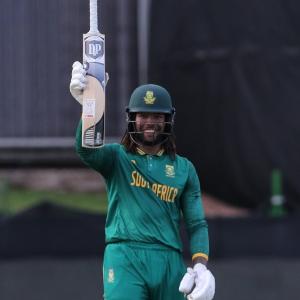 2nd ODI PIX: SA level series with easy win over India