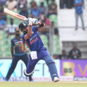 Kohli, bowlers steamroll Sri Lanka to sweep series